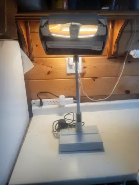 8mr-100 Dazor Stretchview 28-inch Desk Base Led Magnifier