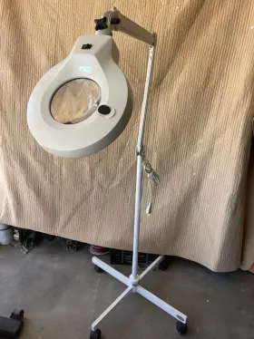 Luxo Kfm-h0 White Magnifier/loupe
